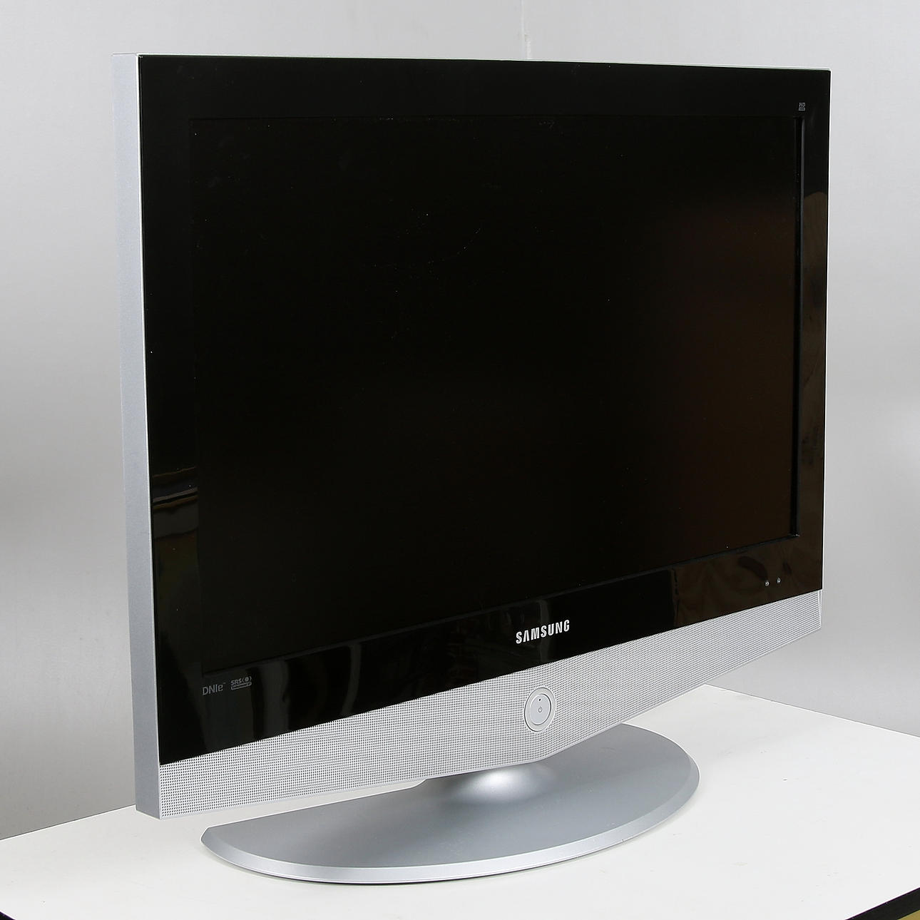 FLAT-TV, Samsung, LCD. 36". 2000er.