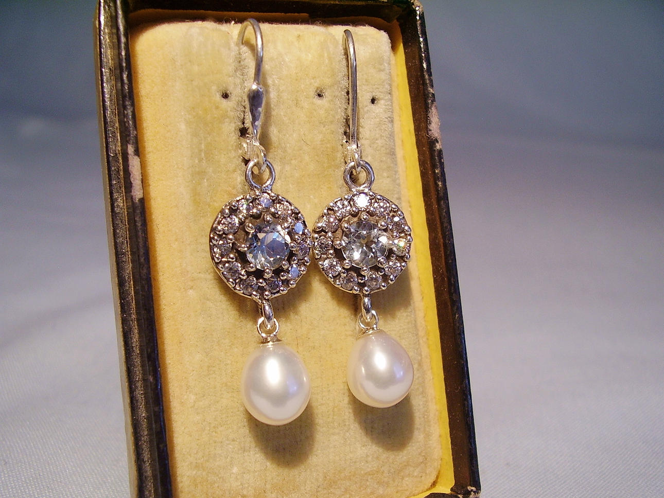 AKVAMARIN PÄRLÖRHÄNGEN facetterad akvamarin 1.60 ct.