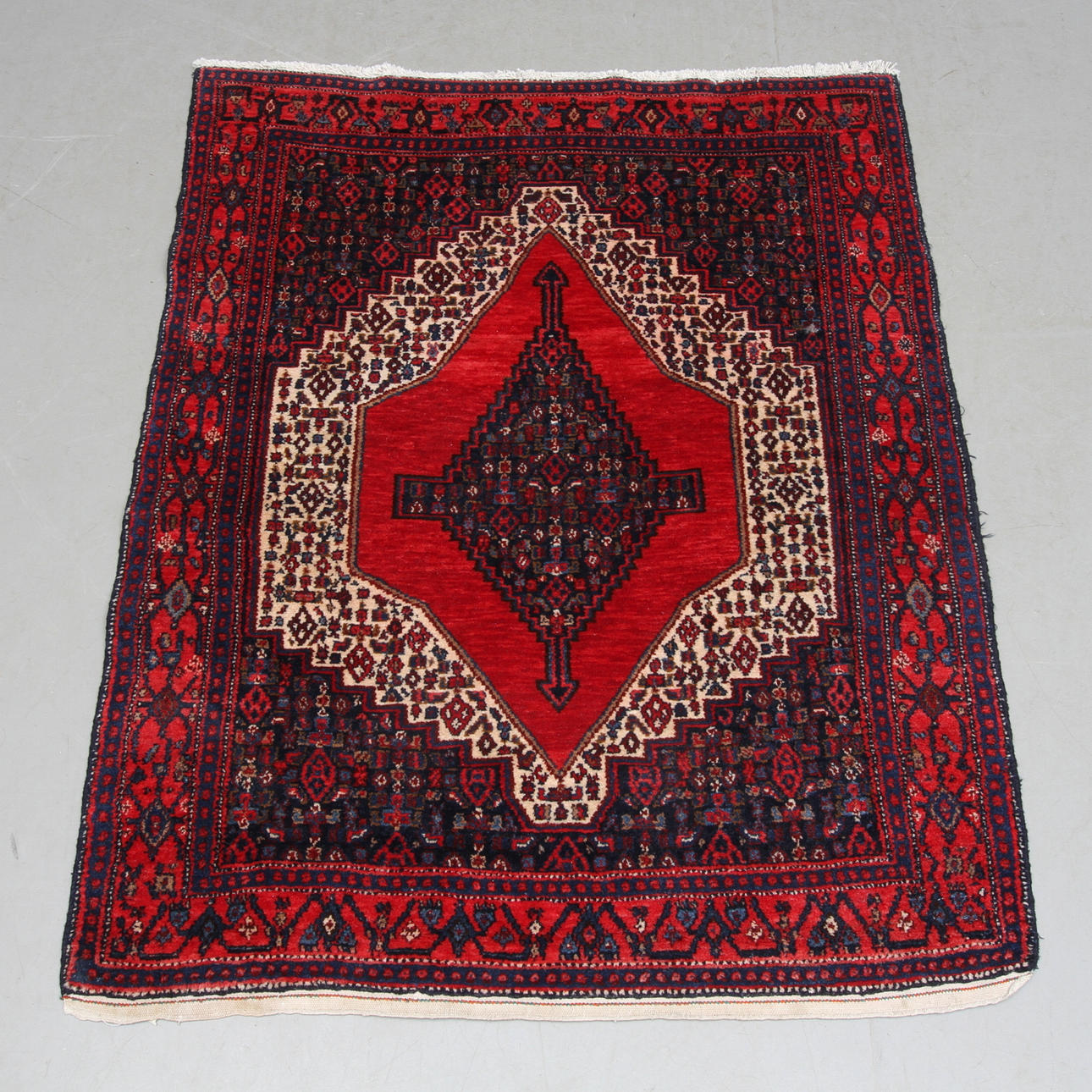 MATTA, orientalisk, ca 145 x 115 cm.