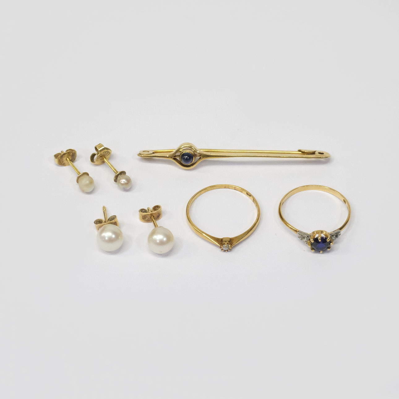 KULTAKORUT, VIISI KAPPALETTA.