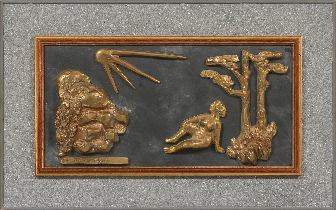 ASTRI BERGMAN TAUBE. Väggrelief, brons på skiffer. Signerad och numrerad 98/240.