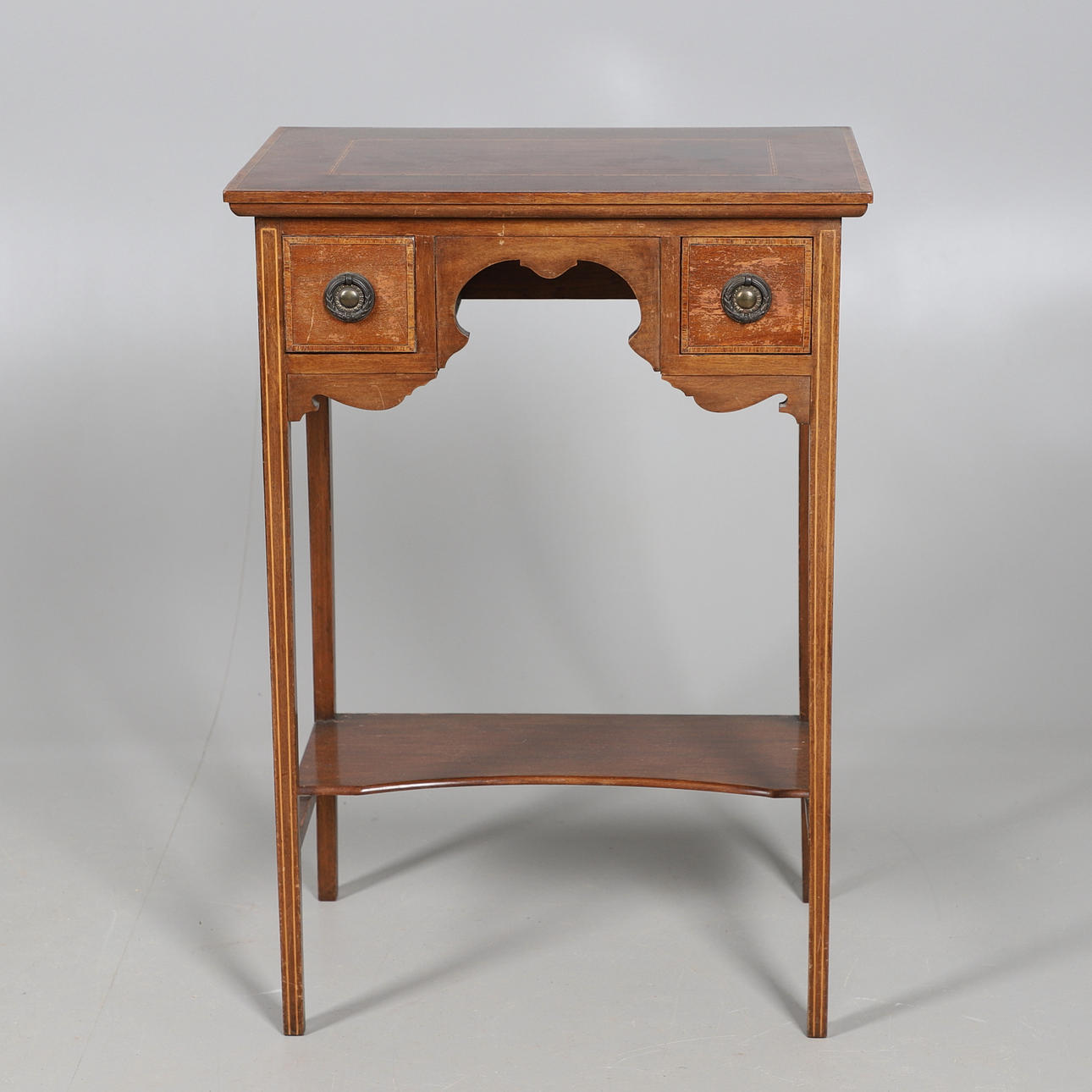 AN INLAID MAHOGANY SIDE TABLE.