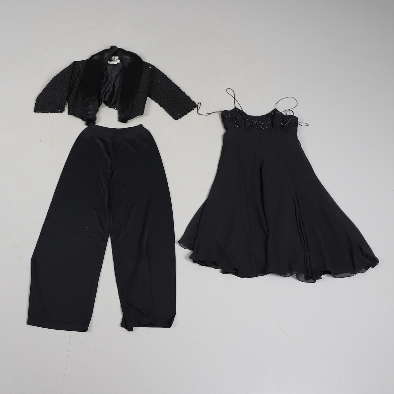 DESIGNER VINTAGEKLÄDER - FRANK USHER & ANDRA FÖREMÅL.