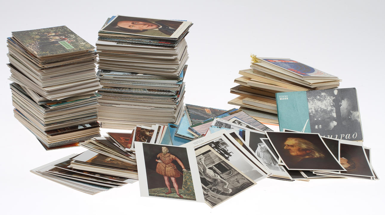 VYKORT, ca 1400 st, samt HÄFTEN, 20 st, mestadels utländskt, 1900-tal.