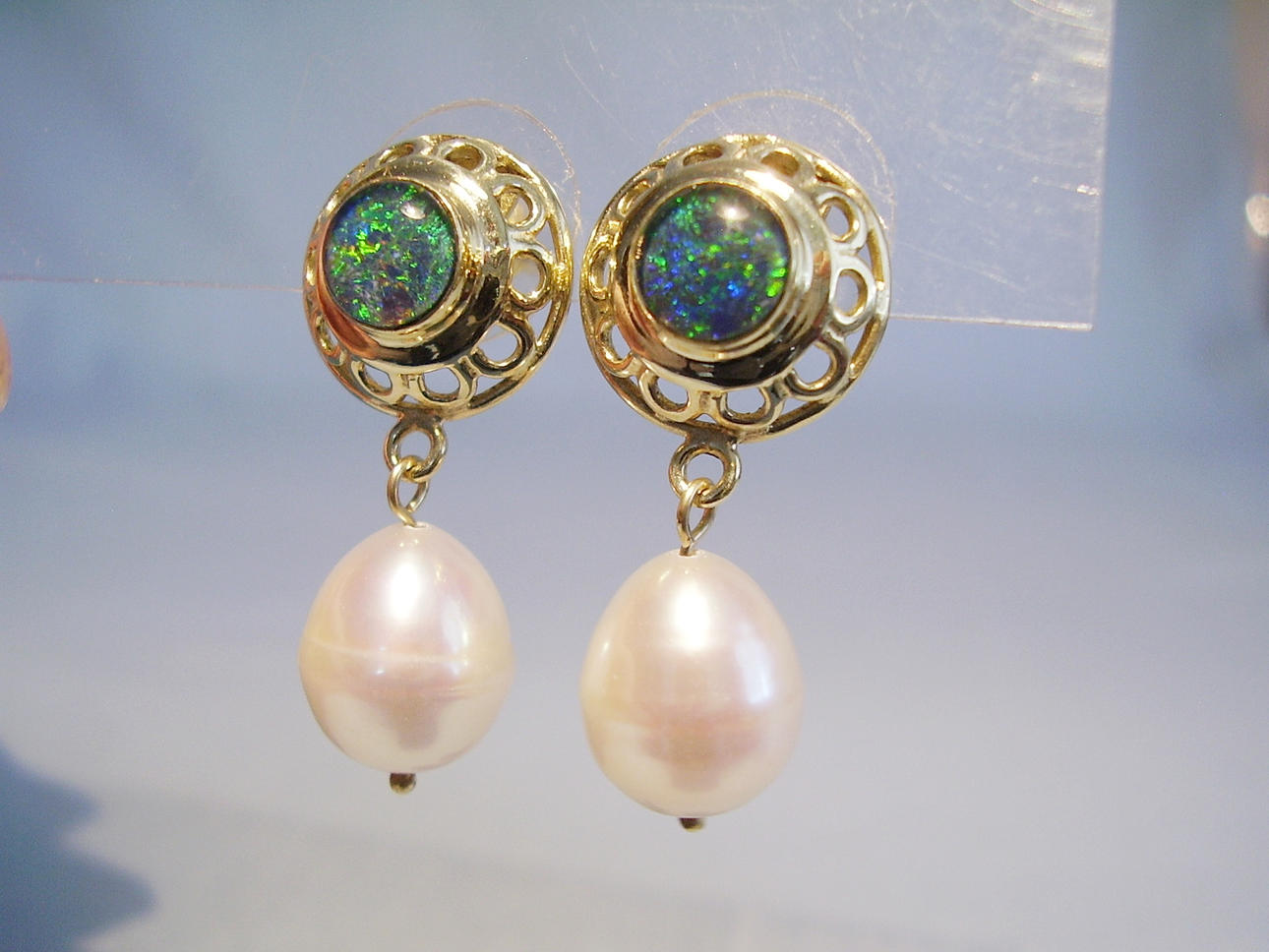 GOLDEN OPAL PEARL STUD ÖRHÄNGEN 585 gult guld.