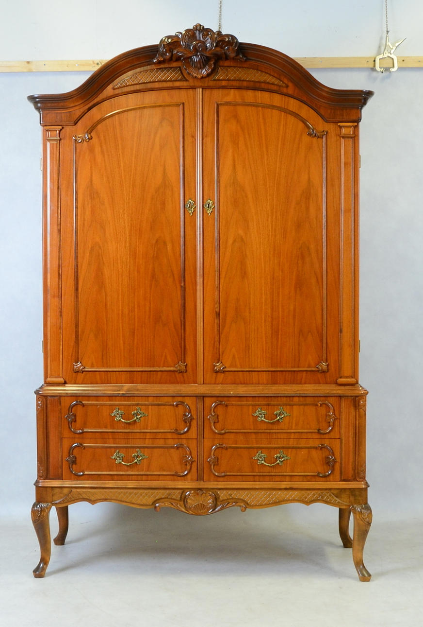 MATSALSSKÅP, mahogny, rokokostil, Blomstermåla möbelfabrik, 1900-talets andra hälft.