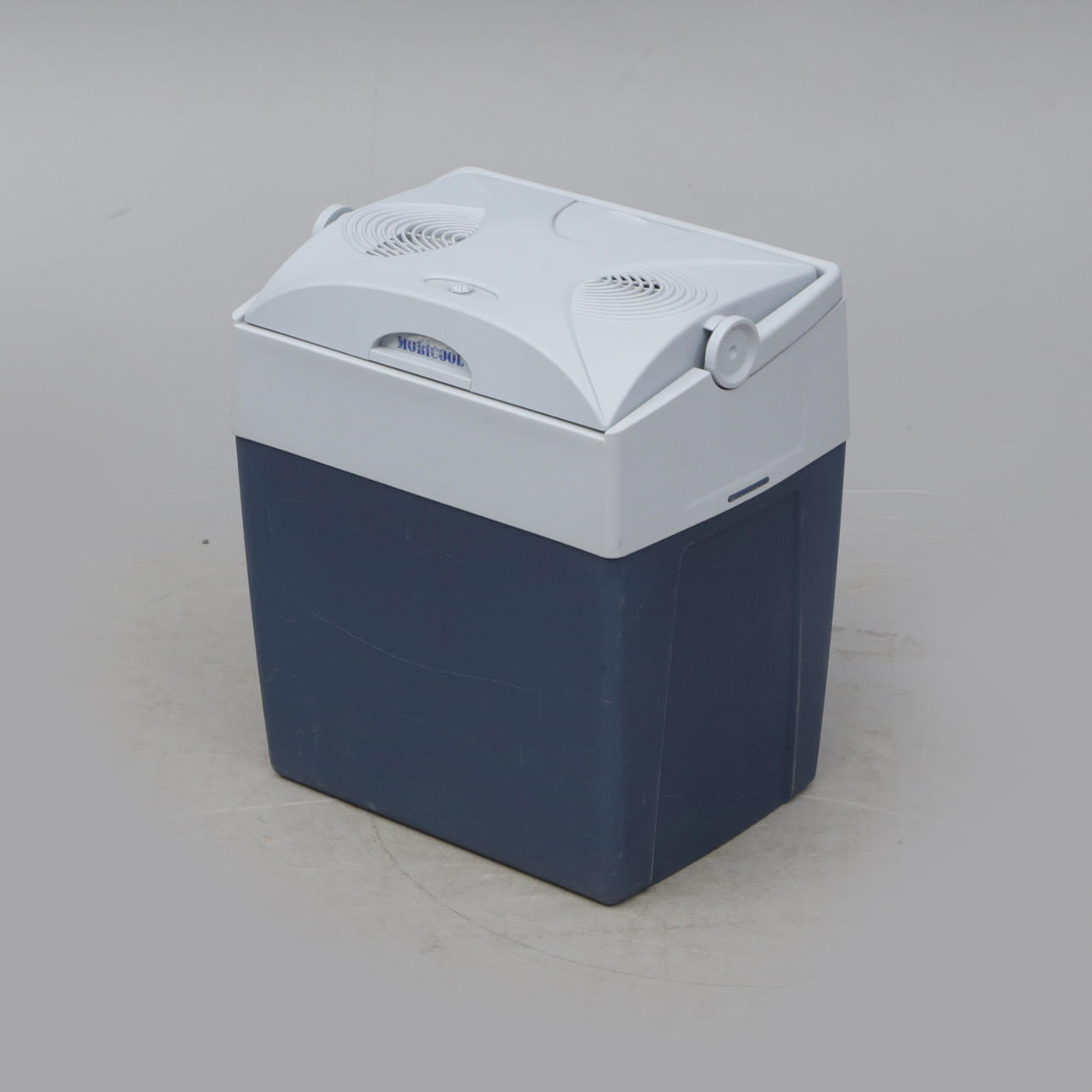 PAKASTINLAATIKKO, moderni.