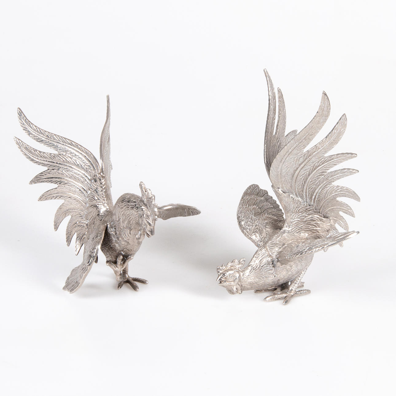 BORDSDEKORATIONER, 2 tuppar, vitmetall.