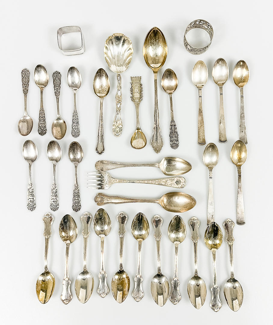 LOT SILVER, 33 pieces.