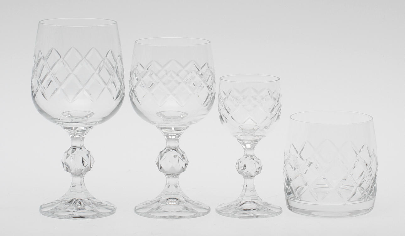 GLASSERVIS, 47 delar, kristall.