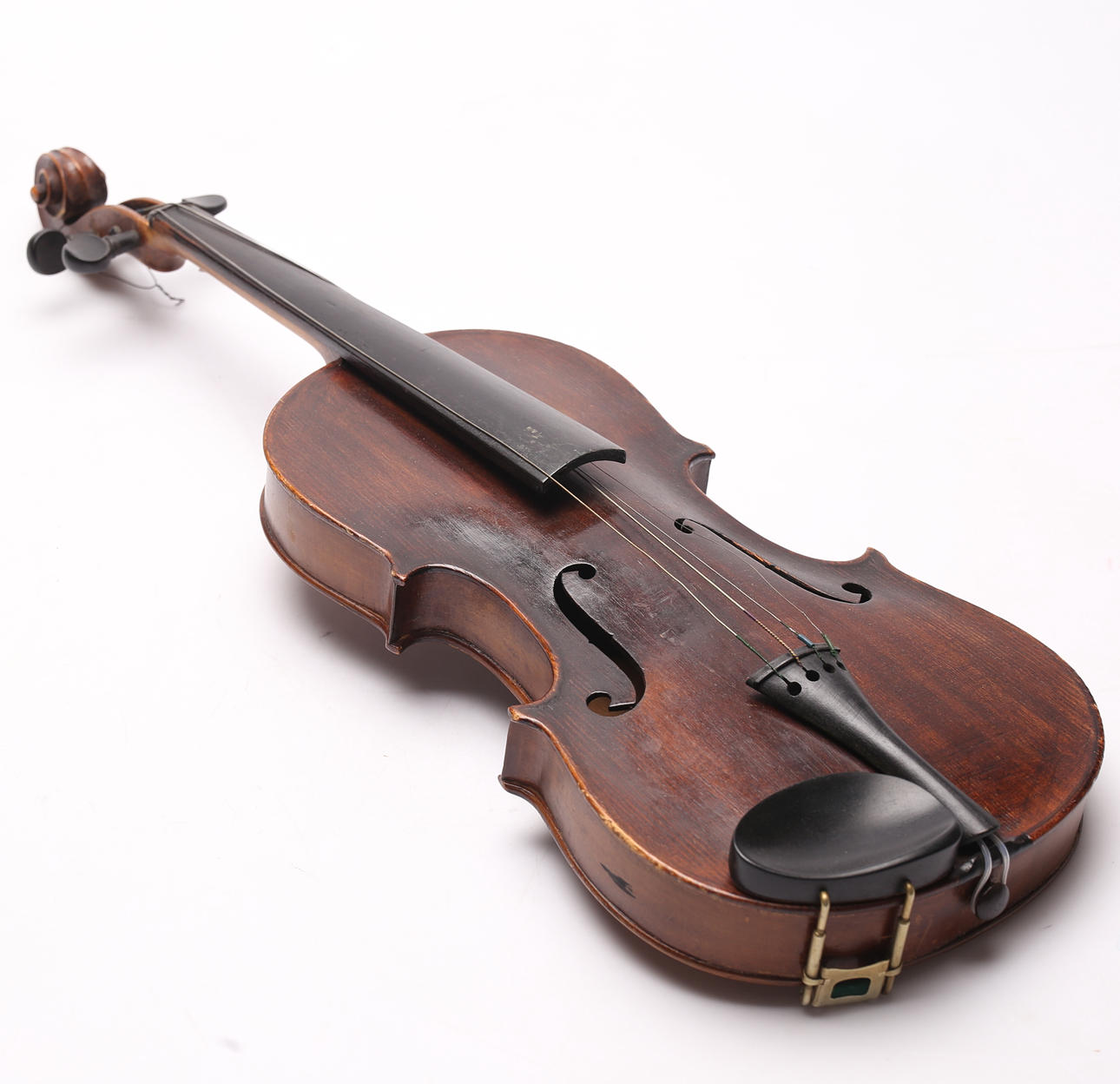 VIOLIN WITH STRAW.