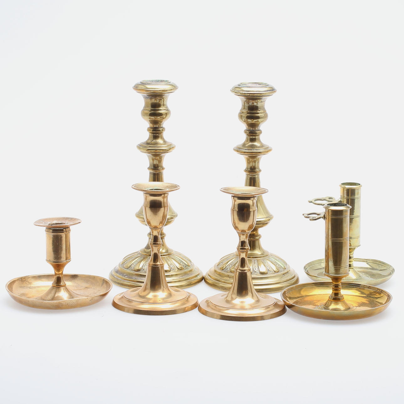 LJUSSTAKAR, 2 par samt 3 udda, mässing/nysilver, 18/1900-tal.