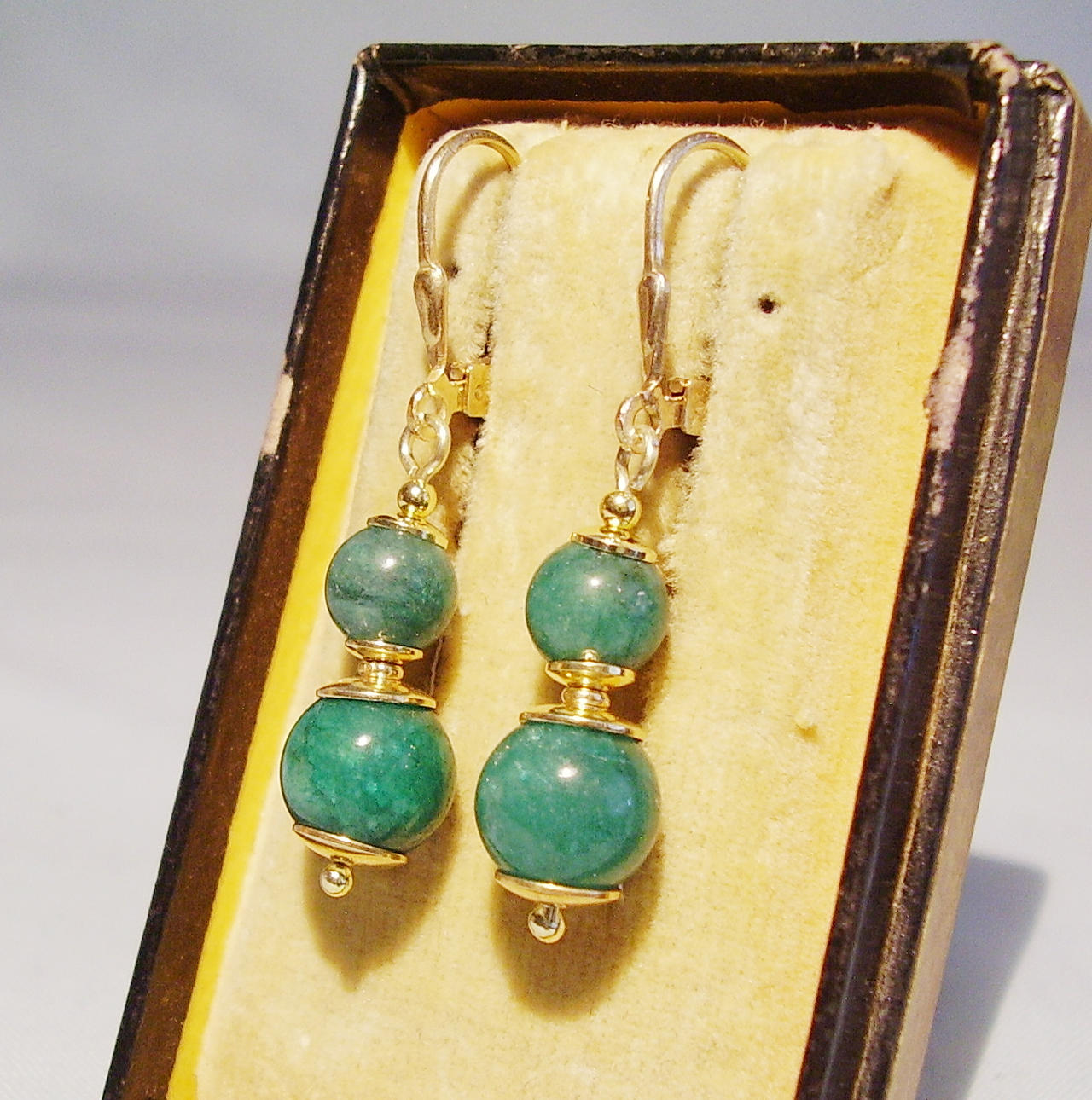 SMARAGD ÖRHÄNGEN KASKAD ÖRHÄNGEN.