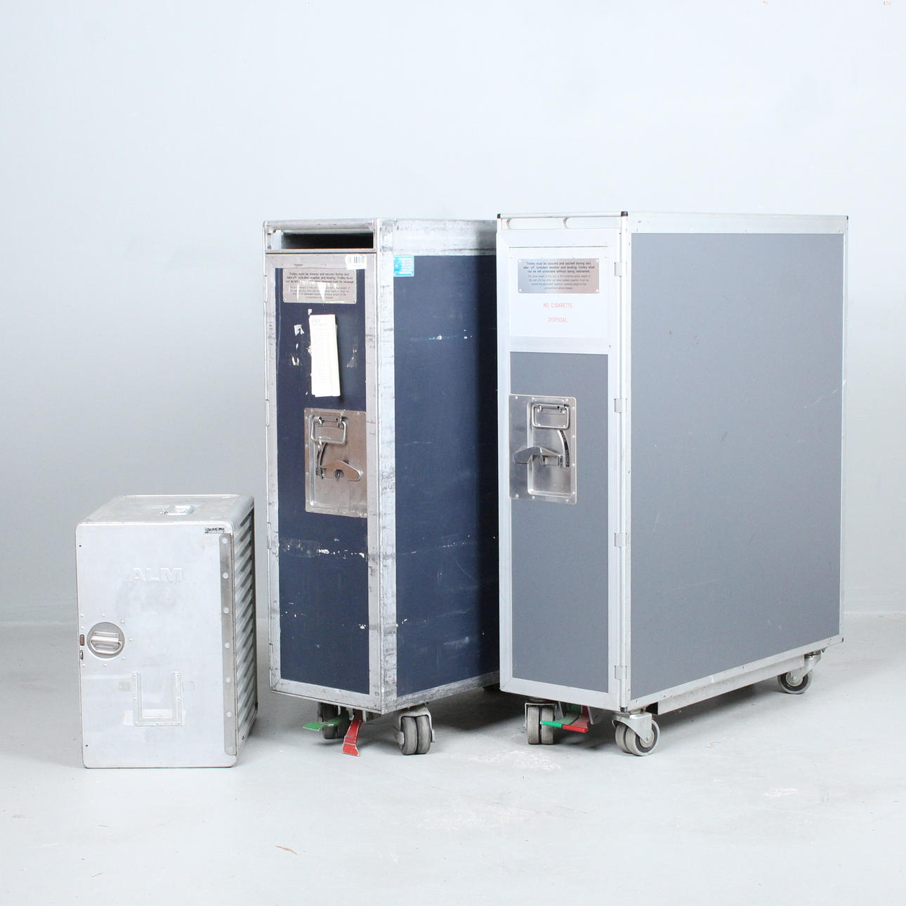 Flugzeugtrolleys und Bord Box aus Aluminium.