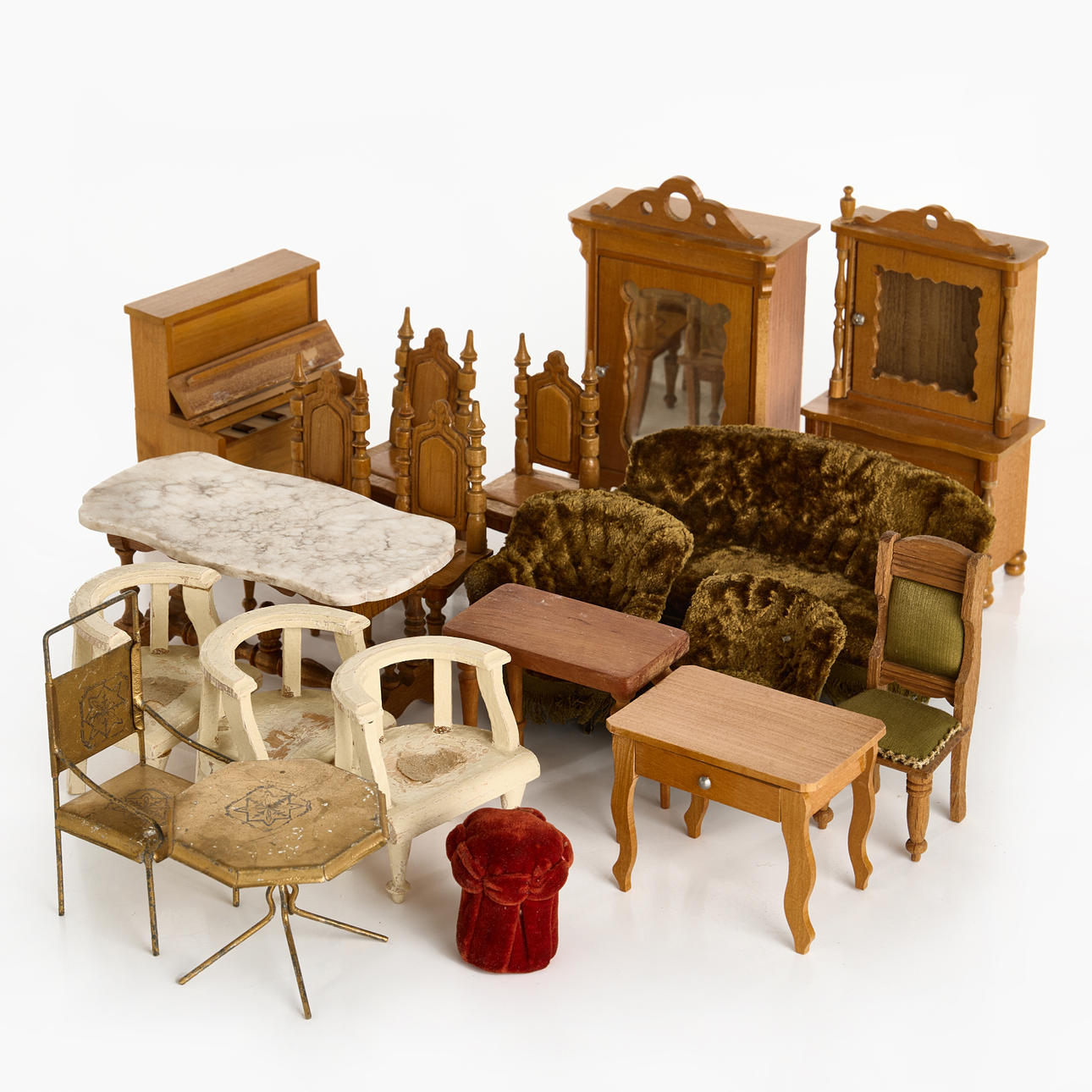 DOCKSKÅPSMÖBLER, 18/1900-tal.