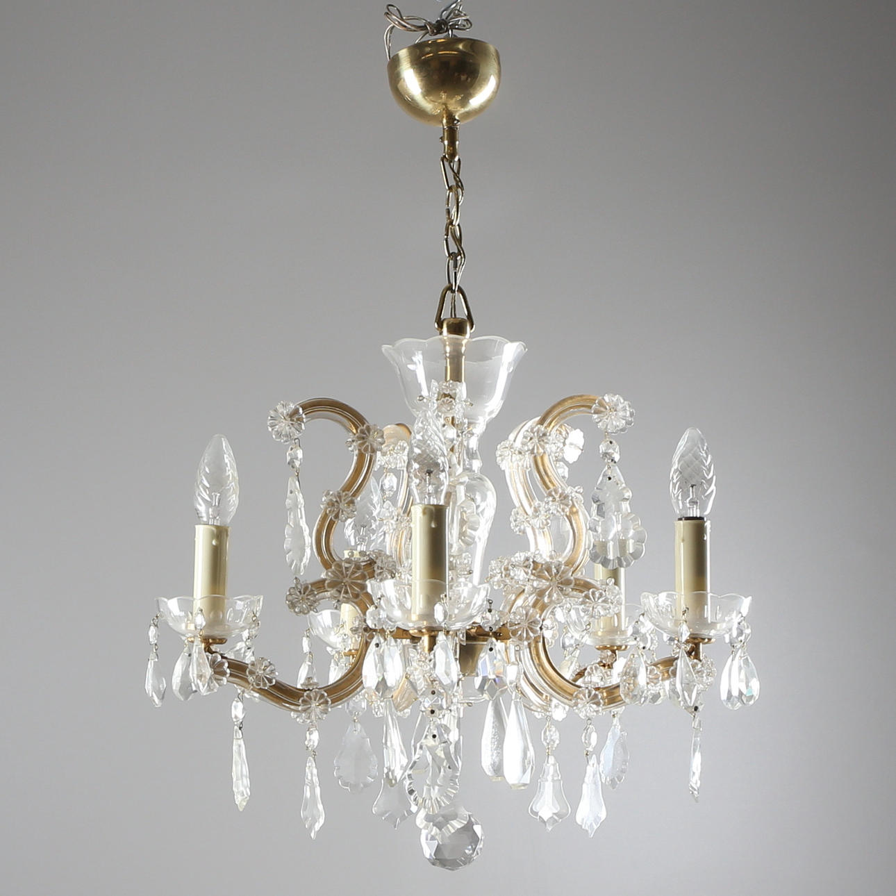 TAKKRONA, glas/mässing med prismor, troligen 1900-talets mitt.