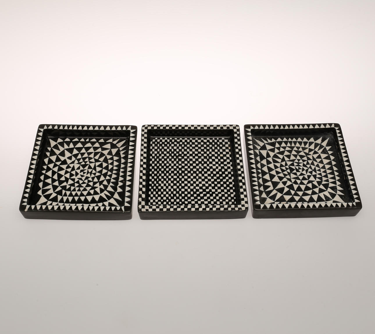 STIG LINDBERG. Dominofat, 3 st.Gustavsberg.