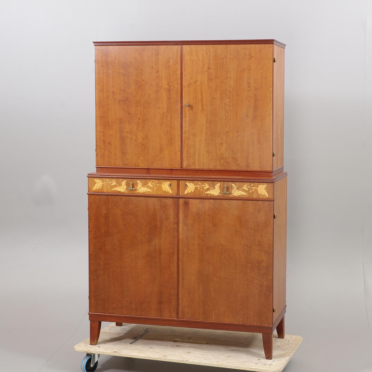 CARL MALMSTEN. Skåp, "Pyramid".