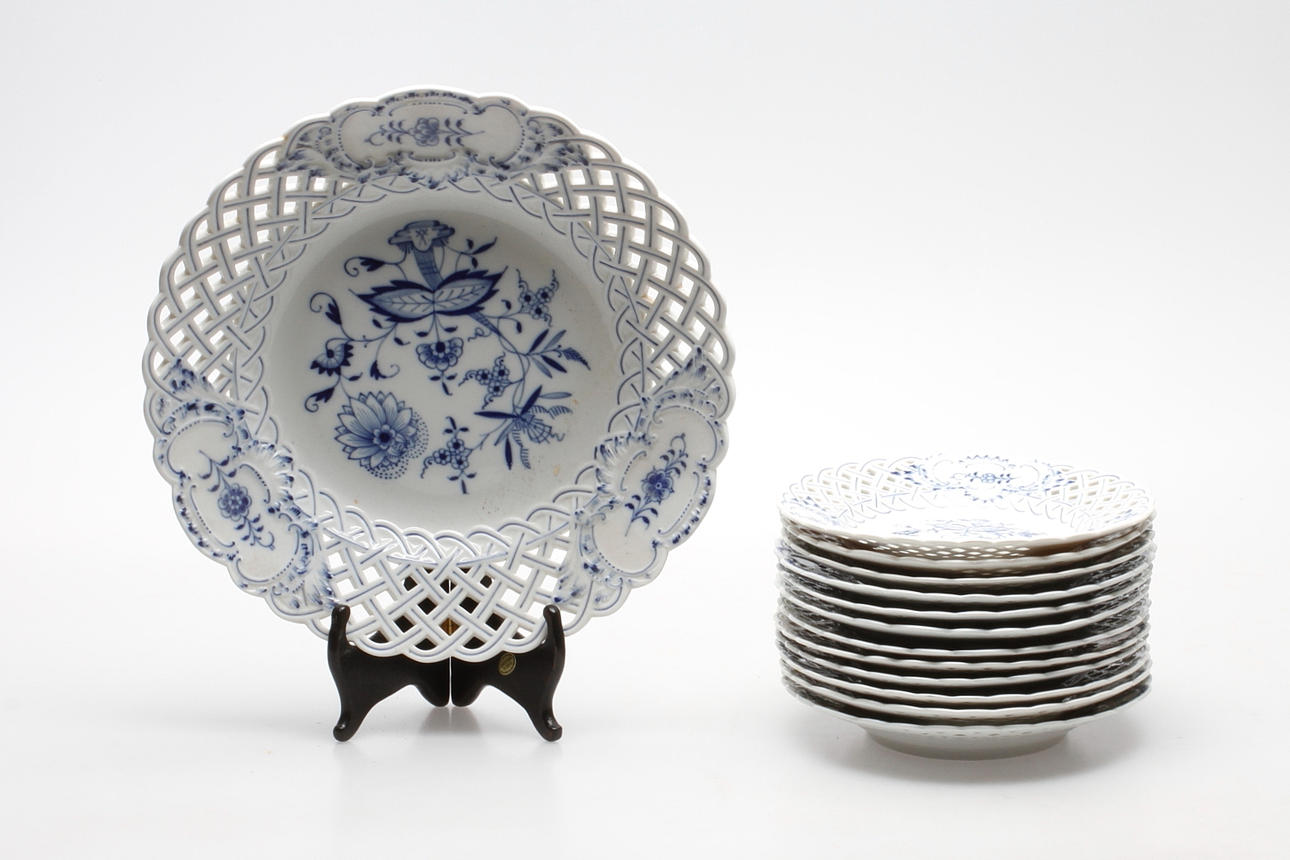 FRUKTSERVIS, 13 delar, porslin, "Lökmönstret", Meissen, Tyskland, 1900-tal.