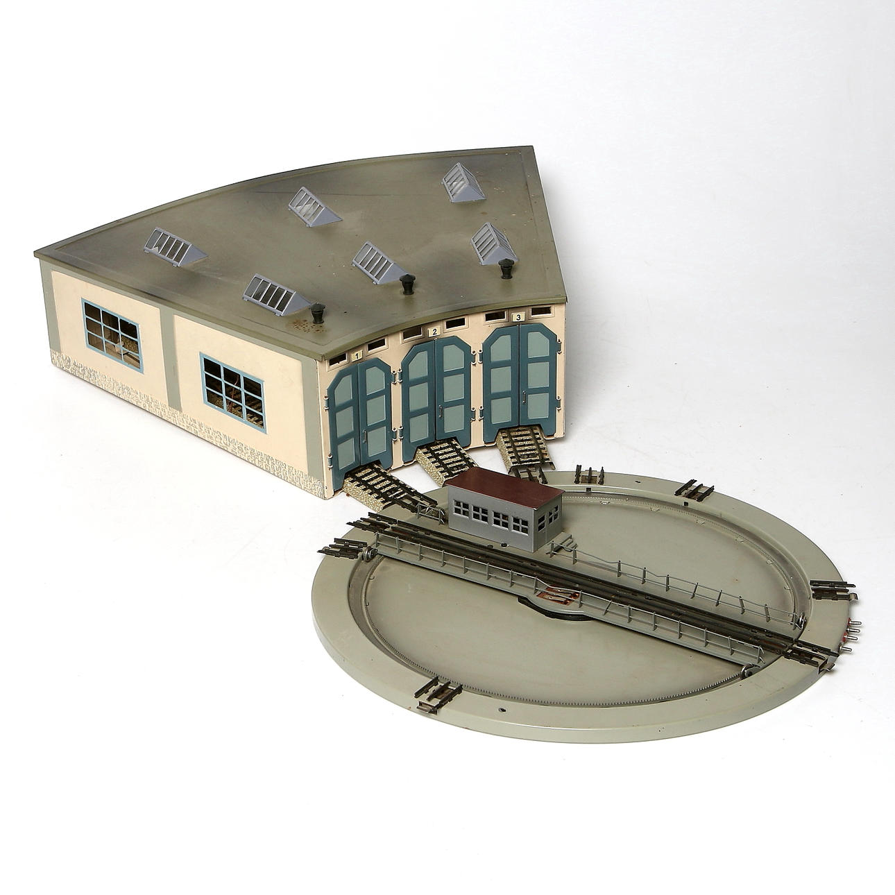 LOKSTALL 7028 OCH VÄNDSKIVA 7186, Märklin, Tyskland.