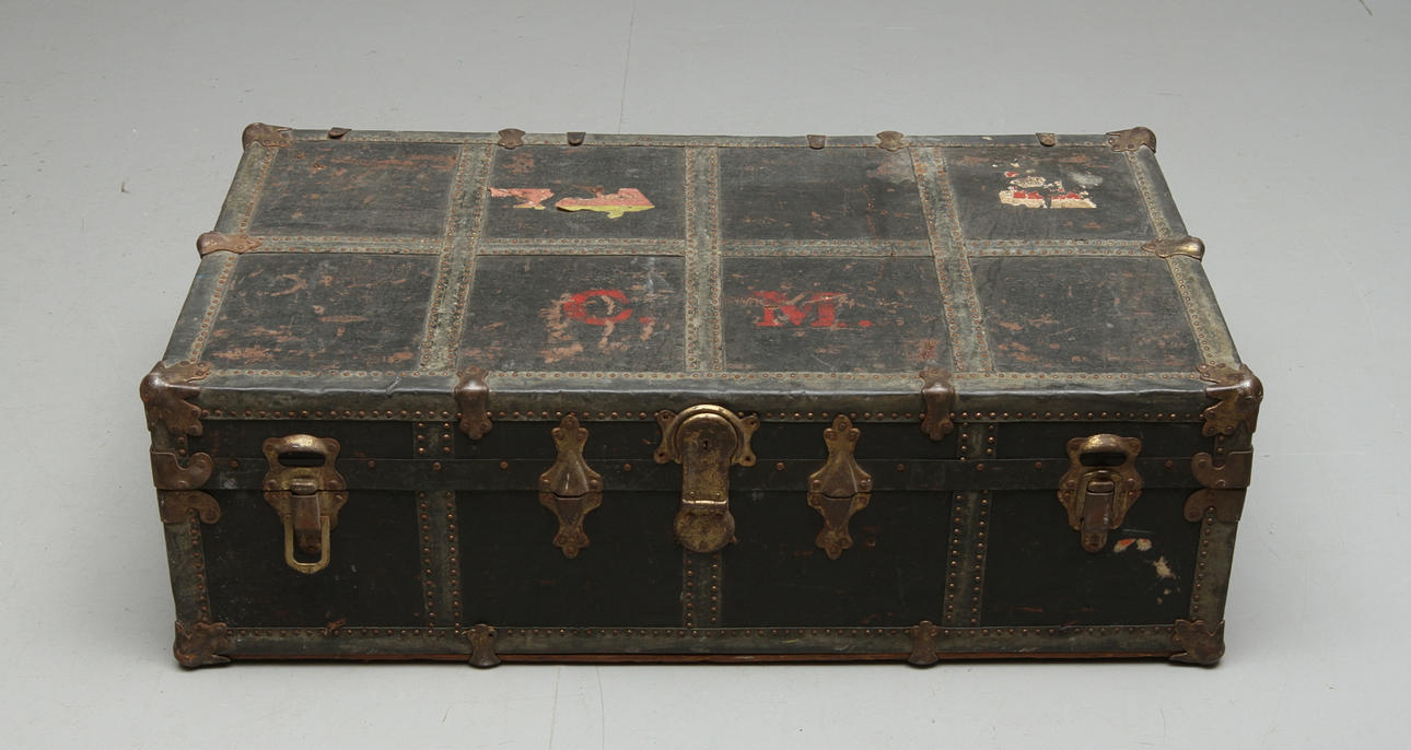 KOFFERT, 1900-talets första hälft.