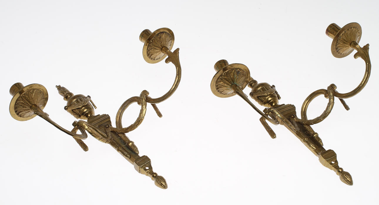 APPLIQUER, ett par. Louis XVI-stil.