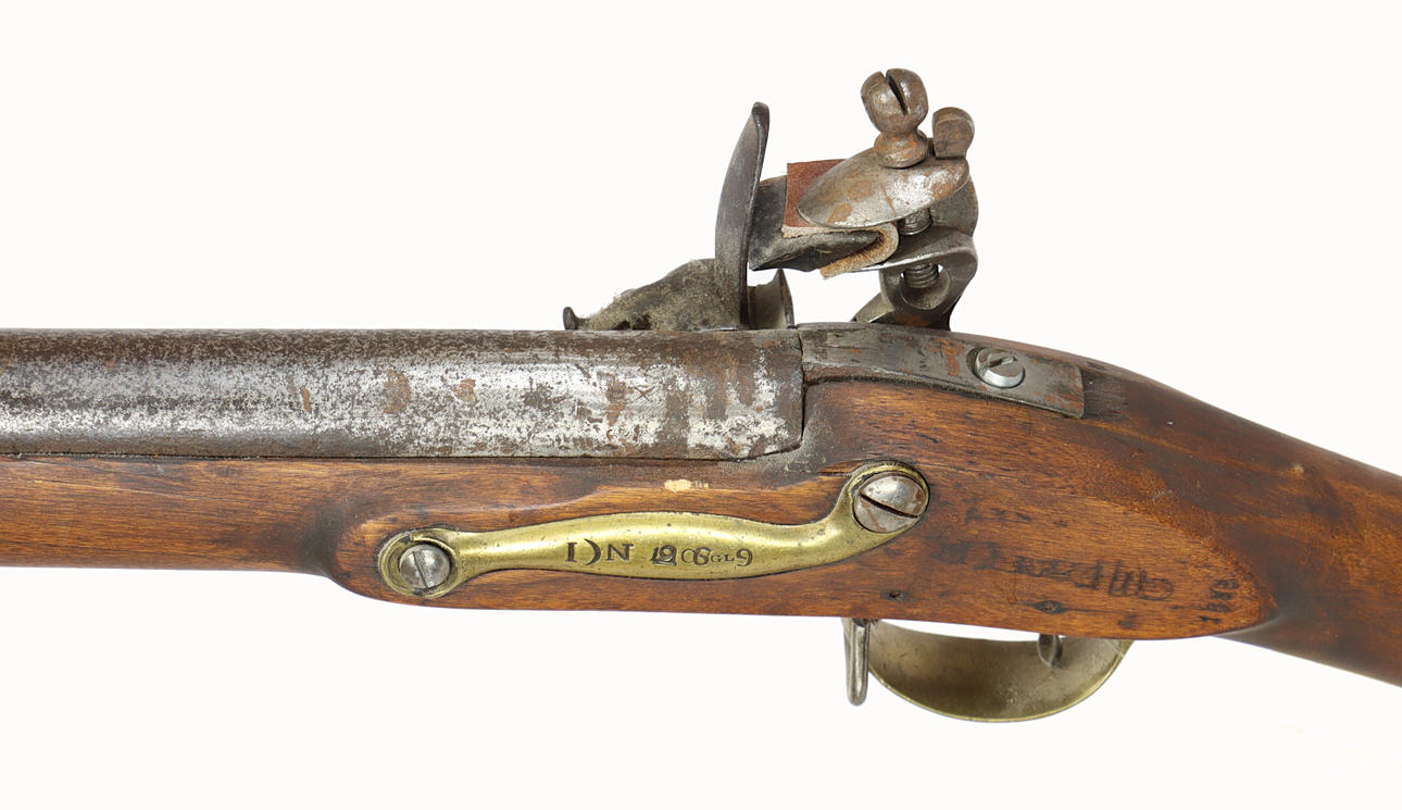 FLINTLOCK RIFLE. Weapons & Militaria - Guns & Rifles - Auctionet