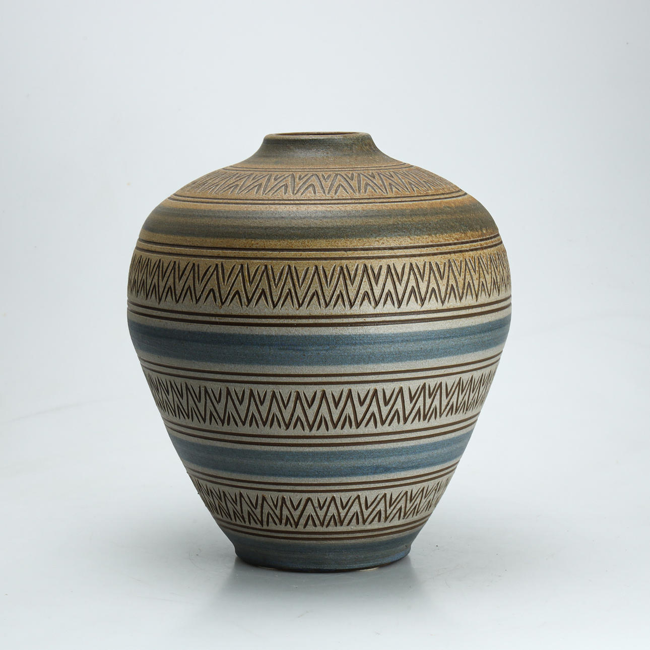 ARTHUR ANDERSSON. Bodenvase, Wallåkra, salzglasiertes Steinzeug, geschnitztes Dekor, signiert AWA.