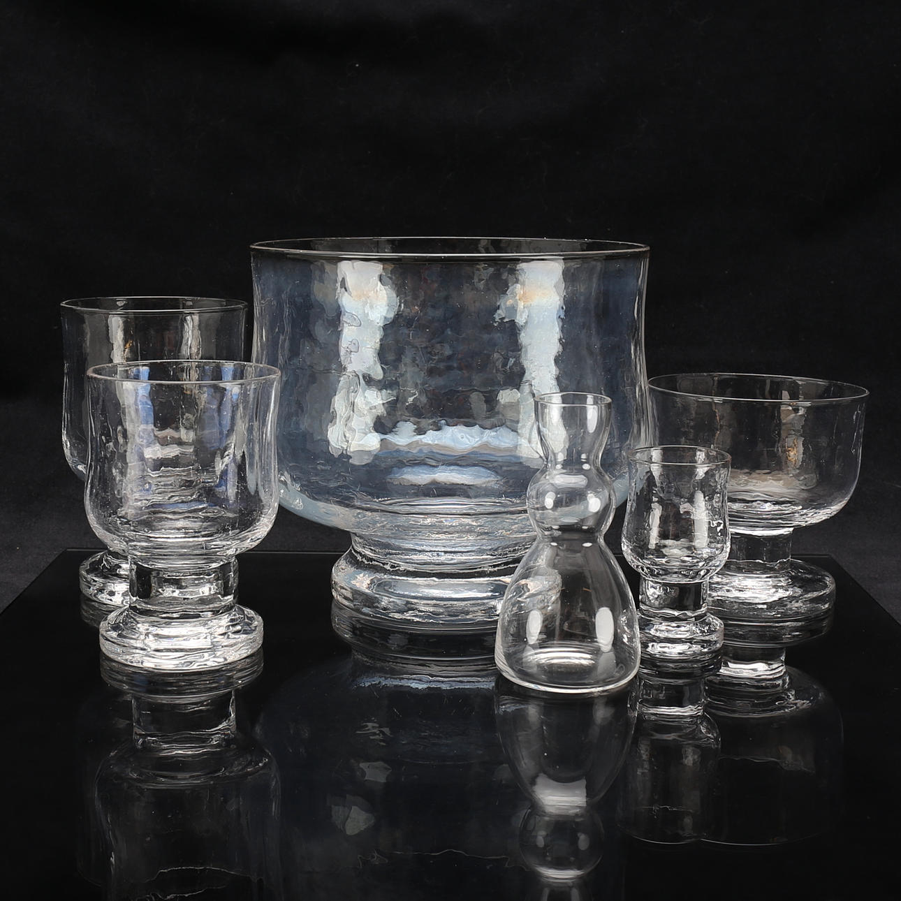 GLASSERVIS, 22 delar, samt 6 st JUNGFRUGLAS.