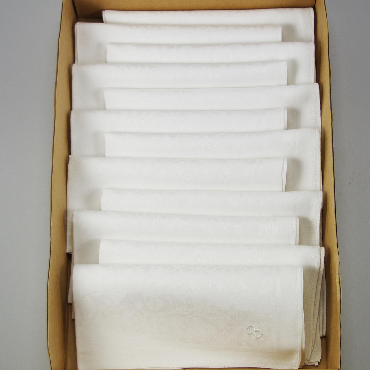 LINNESERVETTER, "Drakmönstrade".