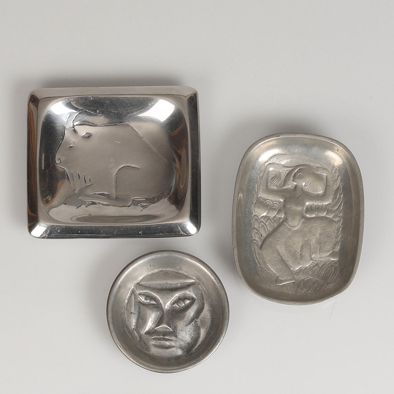 METALLIASTIA, 2 kpl tinaa, 1 kpl terästä.