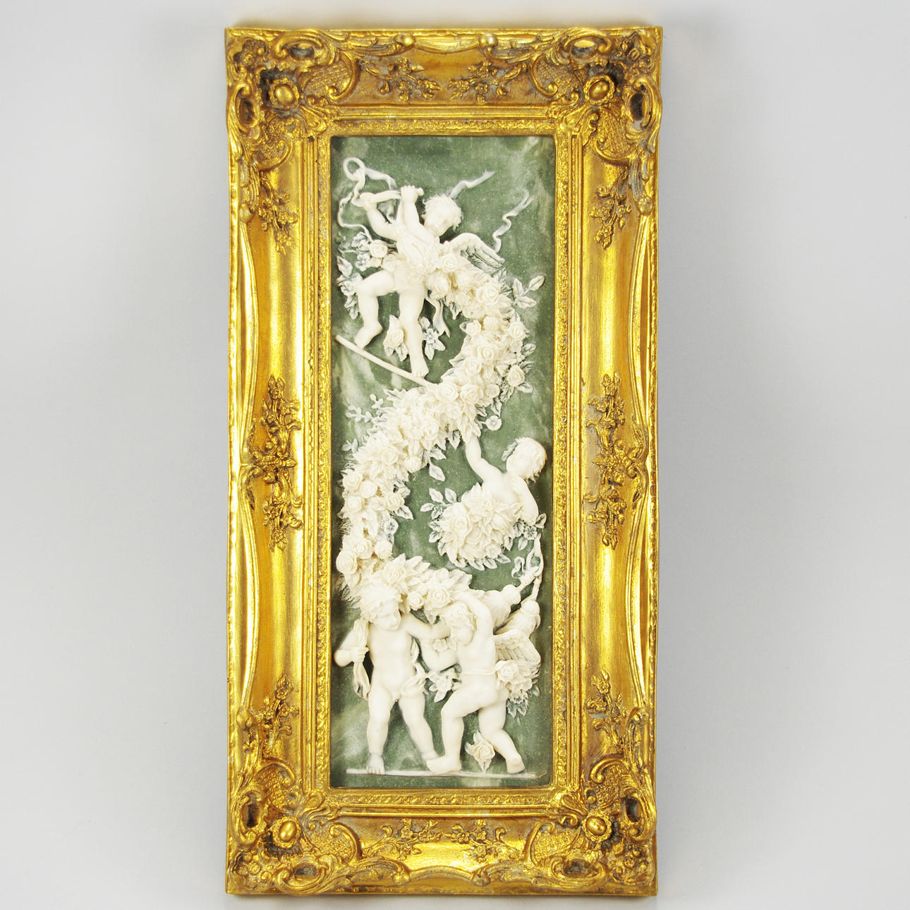 TAVLA, änglar i relief, trä/konstmassa, förgylld ram, samtida.