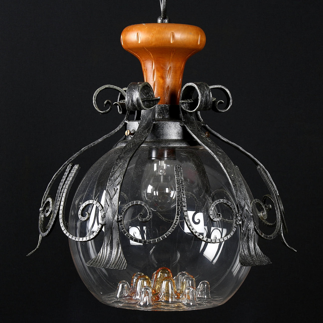 TAKLAMPA, smide och glas, 1900-talets mitt.