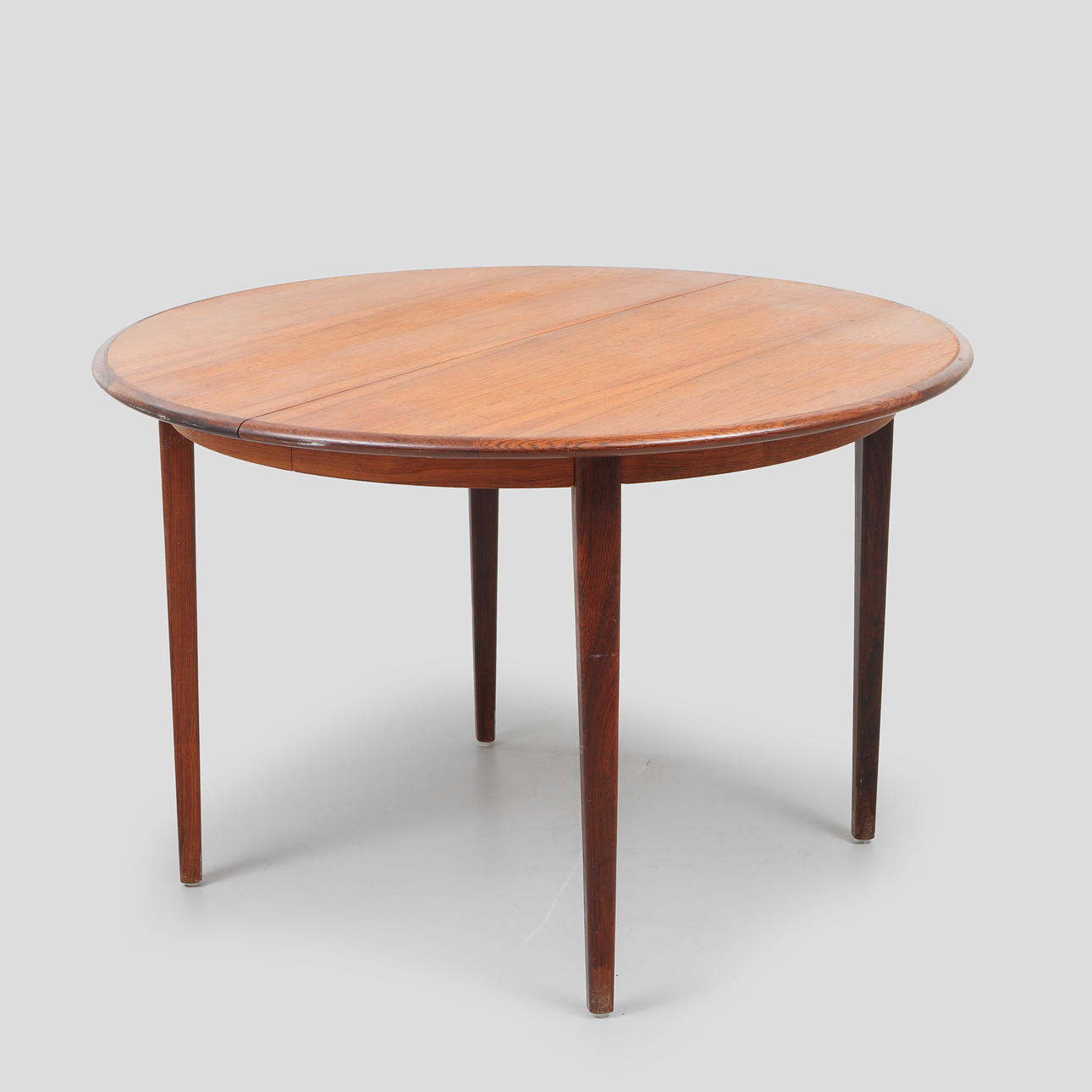 A 1960'S DINING TABLE.