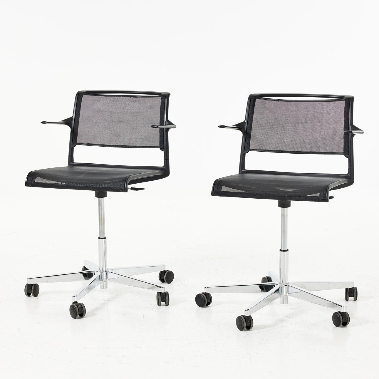 ANDREAS STÖRIKO. 2 Stück Stühle „Aline“ für Wilkhahn.