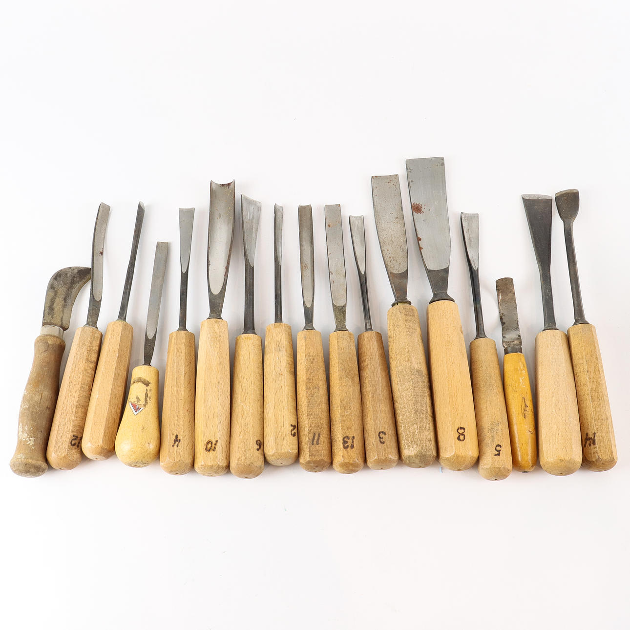 PUUNVEISTOTYÖKALUT.