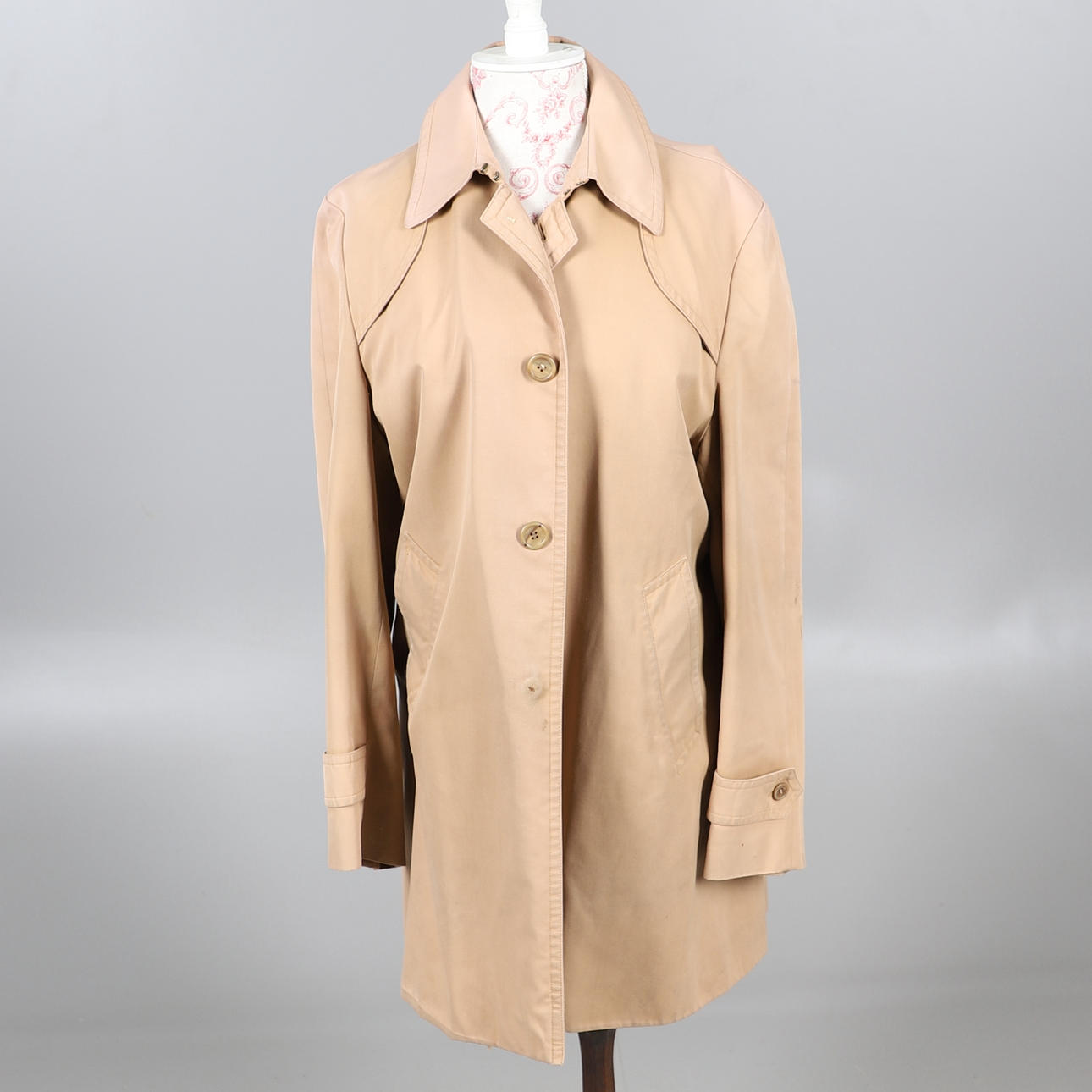 A VINTAGE BURBERRY PEA COAT.