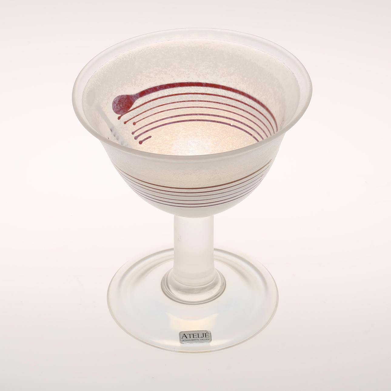 BERTIL VALLIEN. Skål på fot, signerad Boda Atelje 504 B.Vallien.