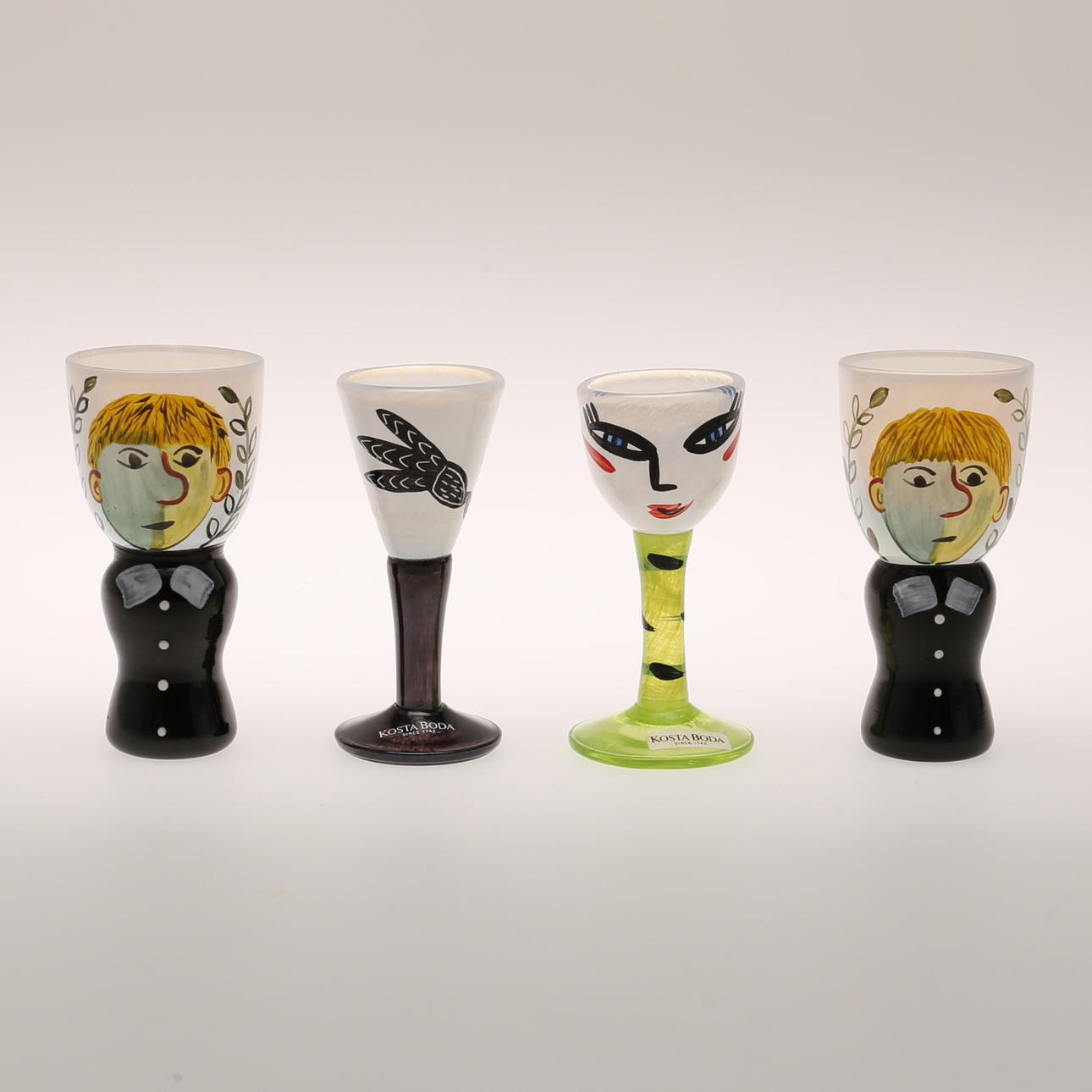 LIKÖR- OCH SNAPSGLAS. Skruf och Kosta Boda Sven Lidberg och Ulrica Hydman Vallien.