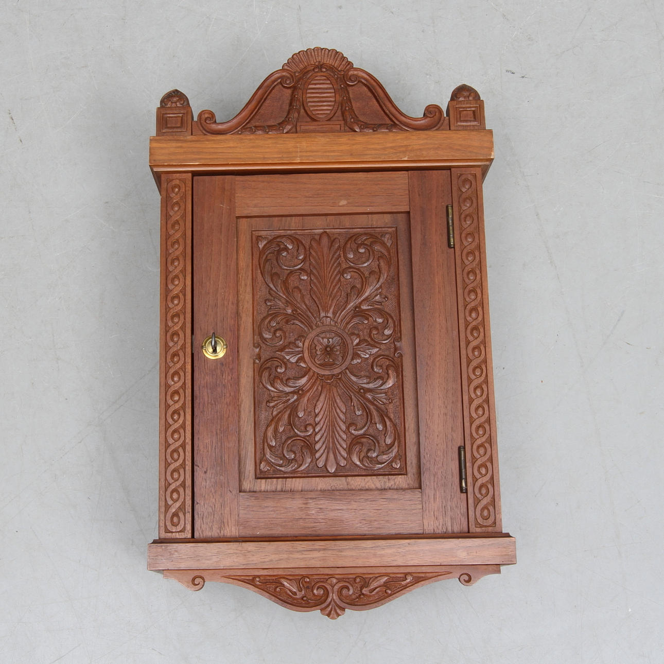 HÄNGSKÅP, 1900-tal.