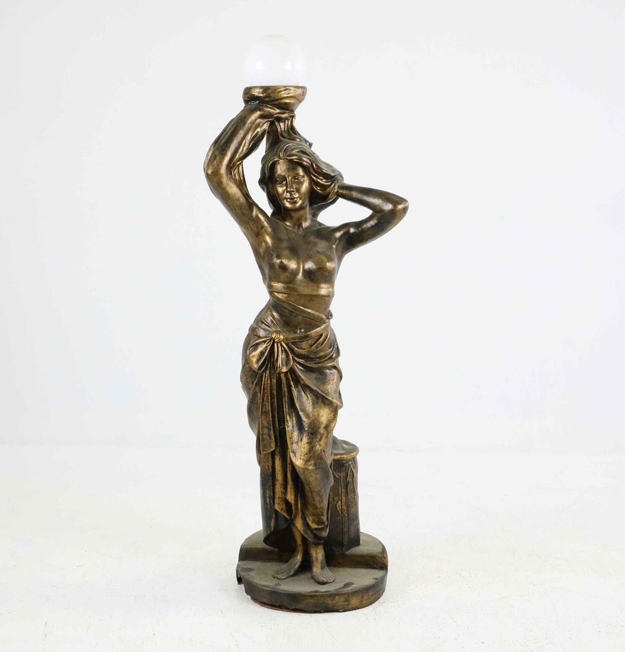 A 20th century Art Deco floor lamp.