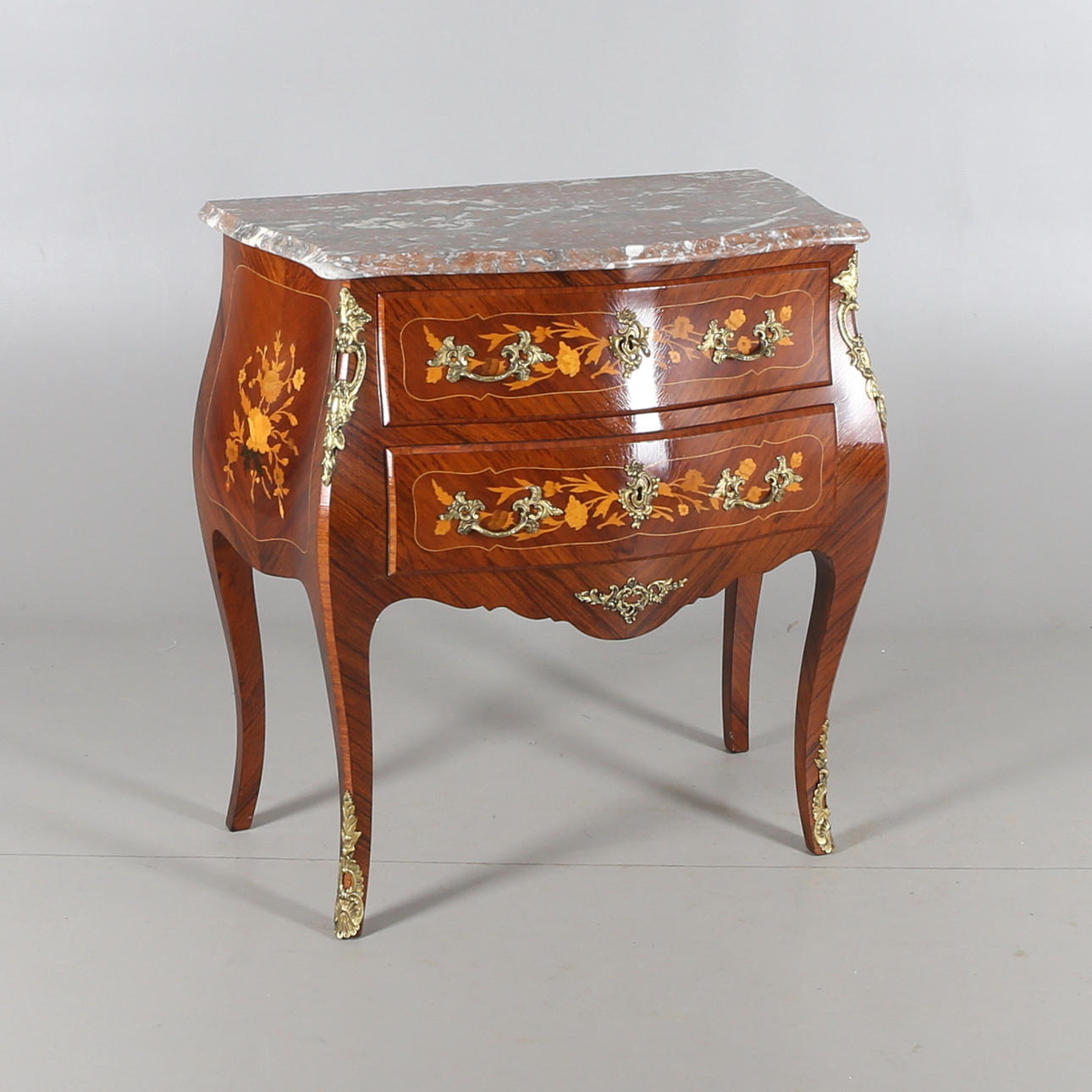 BYRÅ, nyrokokostil, trä med stenskiva, 1900-talets andra hälft.