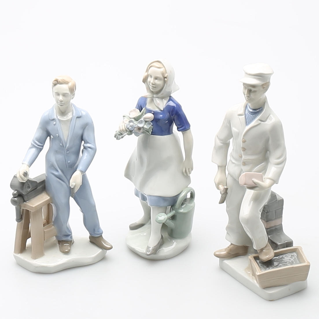 FIGURER, porslin, 3 st, f. d. Östtyskland.