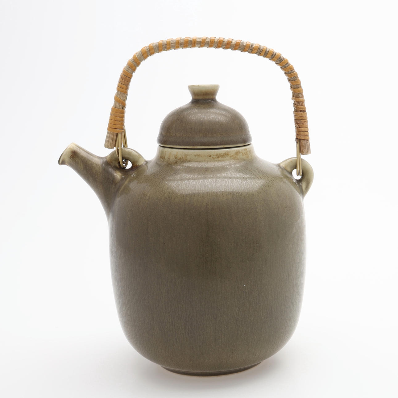 FRODE BAHNSEN. TETERA, GRES, PALSHUS, DINAMARCA.