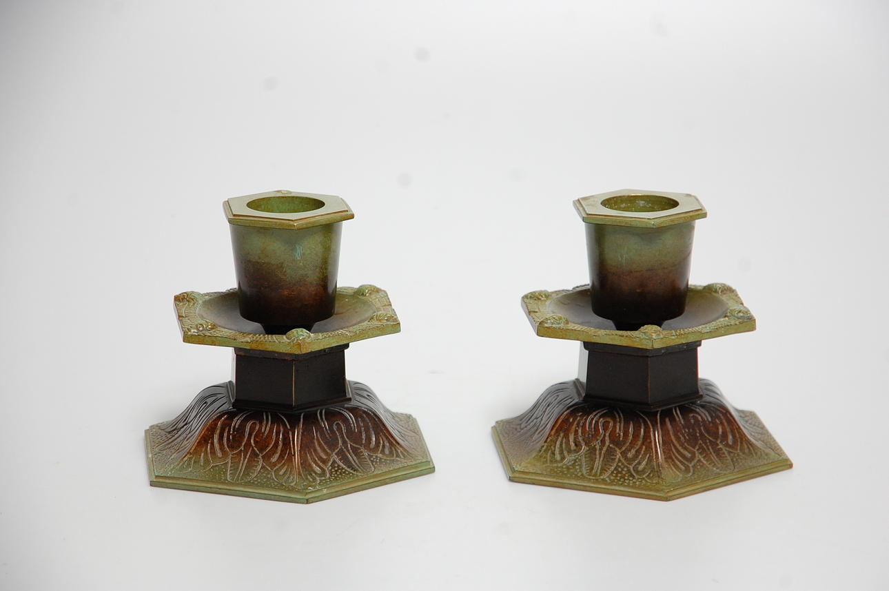 LJUSSTAKAR 1 par brons Ystad Brons.