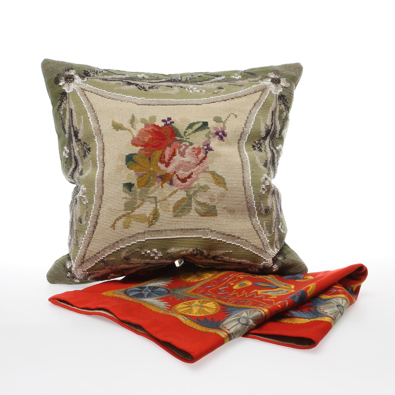 KUDDE, med pärlbrodyr och ÖRNGOTT.