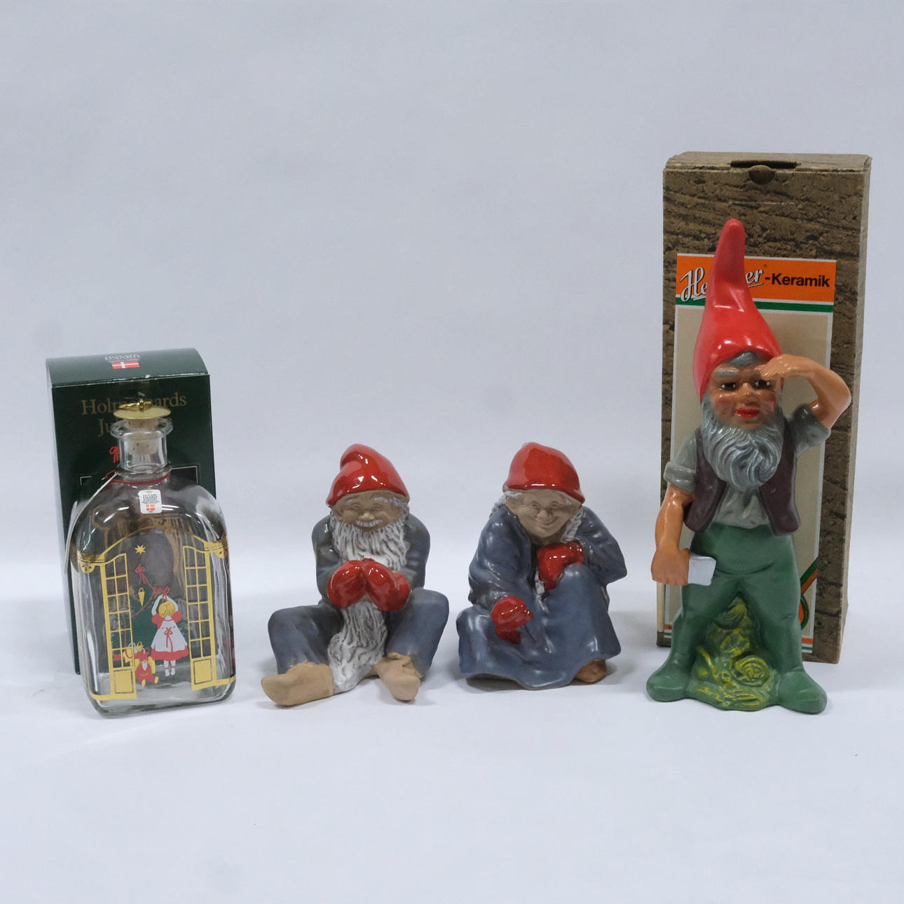 TRE NISSER, HERUNDER HEISSNER OG HOLMEGAARD JULEFLASKE.