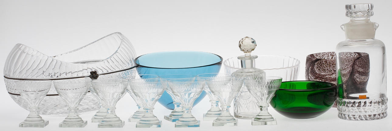 GLAS, 18 delar, bl.a. "Säby" Strömbergshyttan, Orrefors.