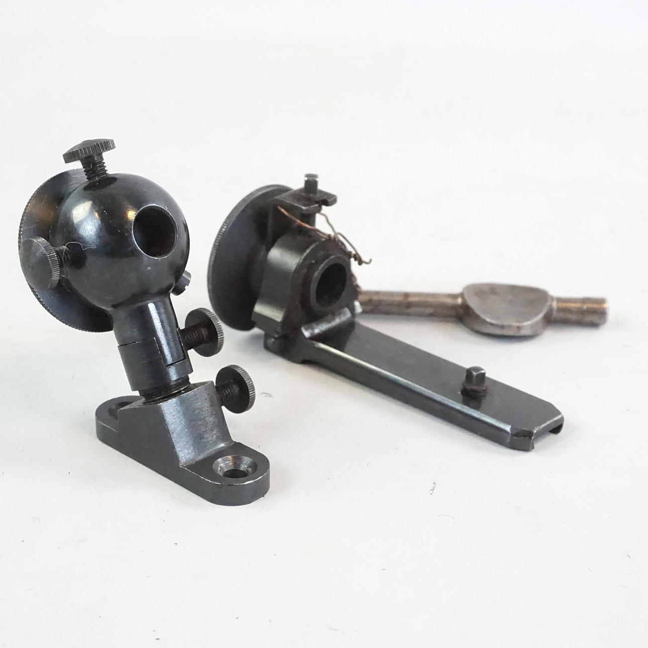 VARAOSAT, 2 kpl, aseisiin.