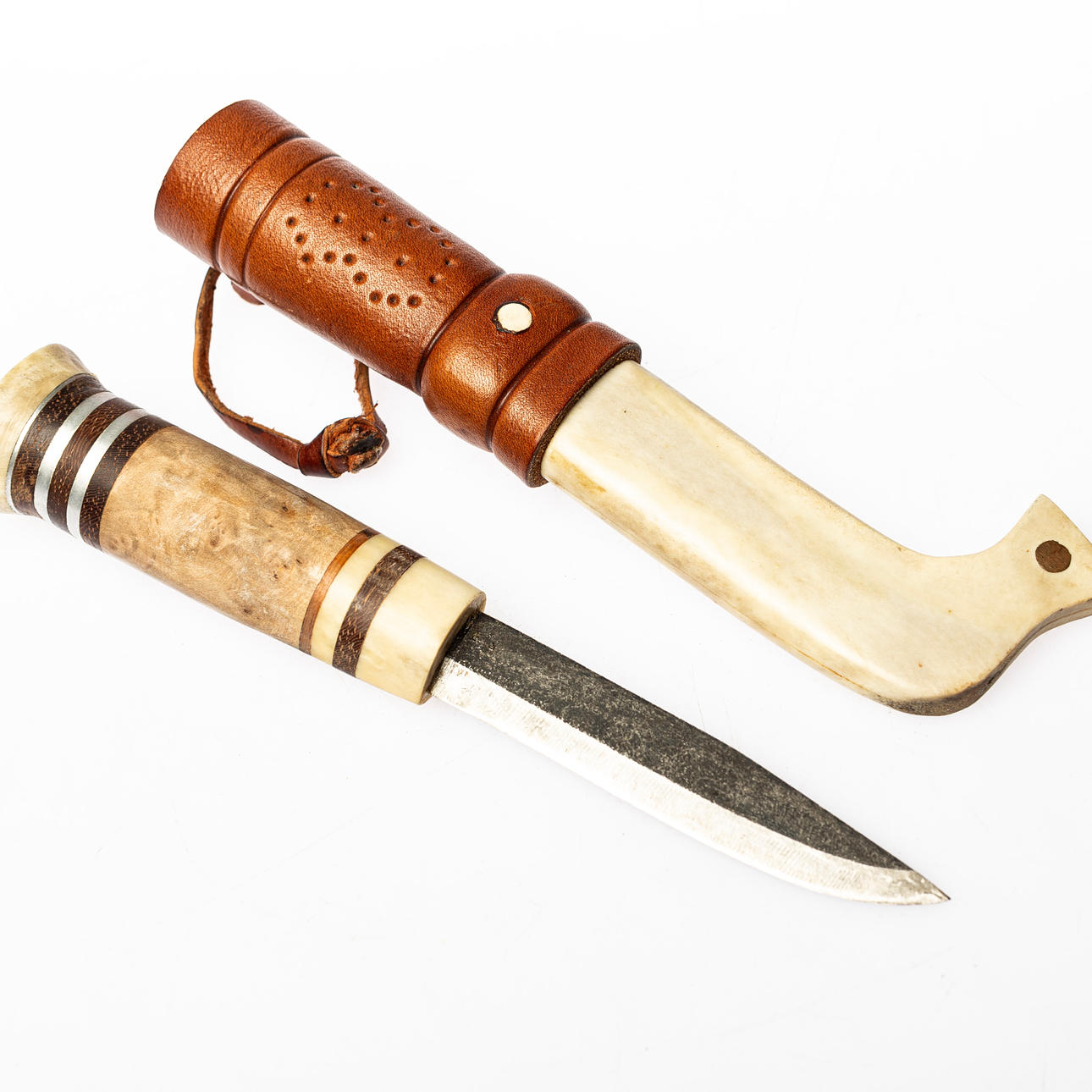 KNIV, samehantverk, signerad G.A.